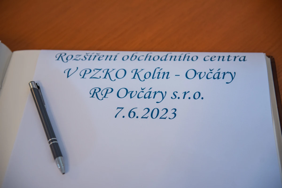 Podpis_smlouvy-11.jpg